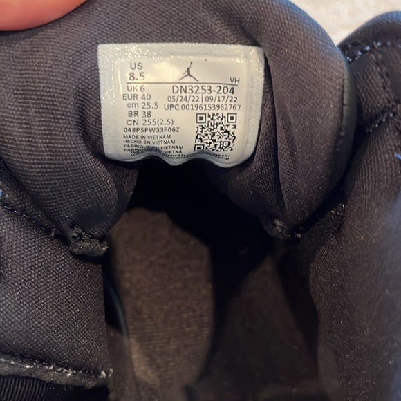 Women’s Nike platform high tops 💙🖤 - Picture 5 of 6